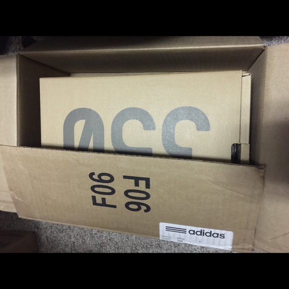 Adidas Yeezy Boost 350 v2 Cream/Triple White mens7 - Picture 4 of 4